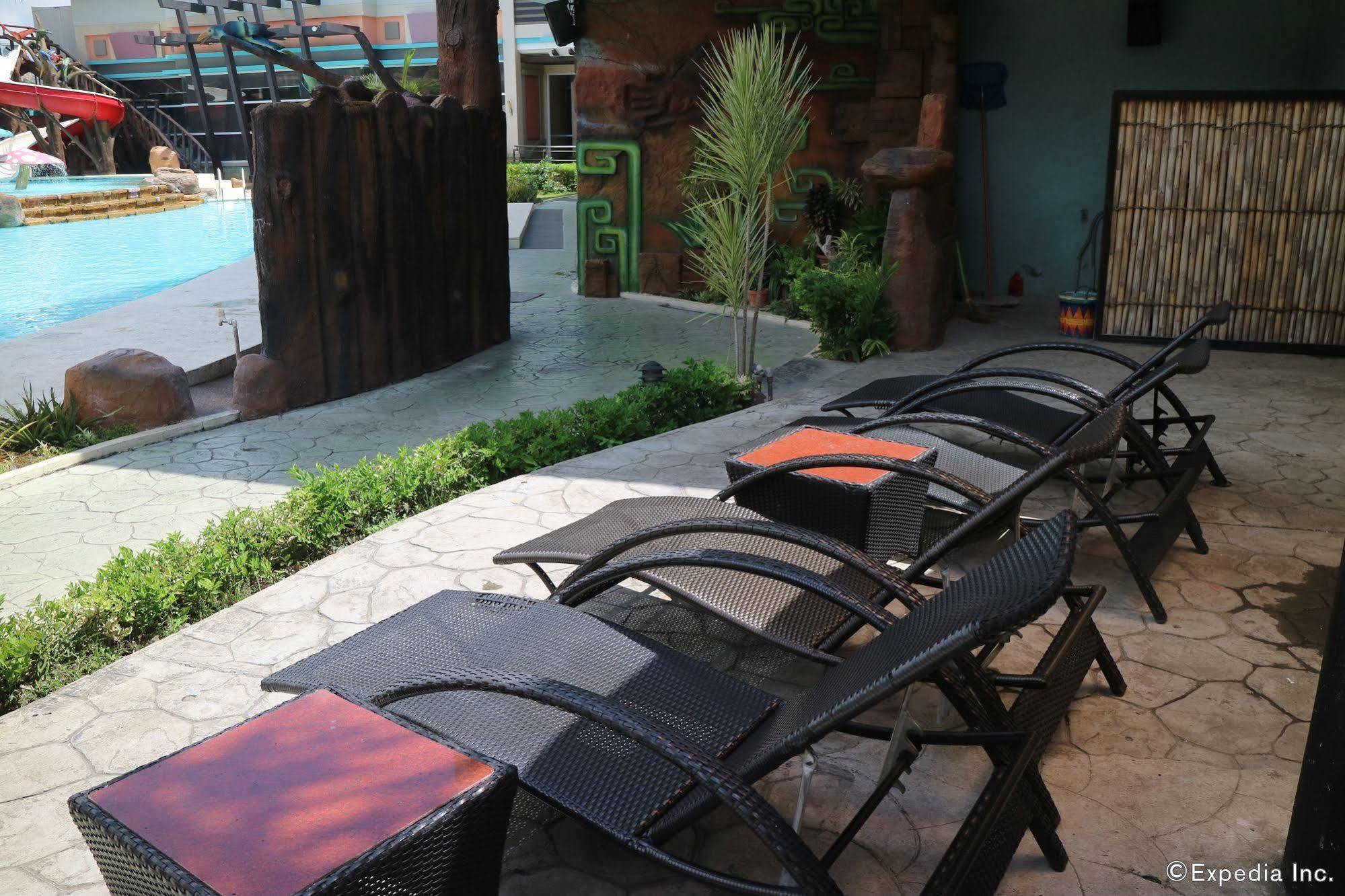 Mo2 Westown Hotel Iloilo Exterior foto
