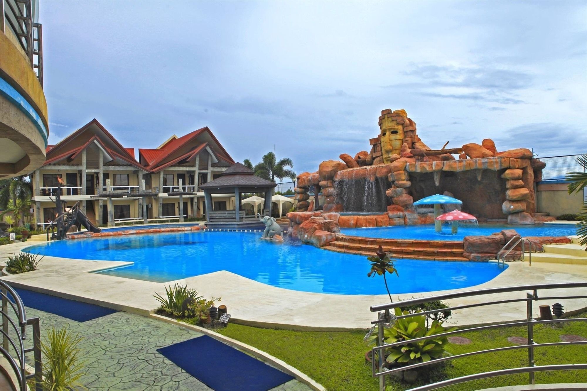 Mo2 Westown Hotel Iloilo Exterior foto